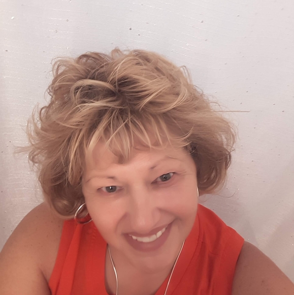 Meet your Posher, Donna - Picture 1 of 1